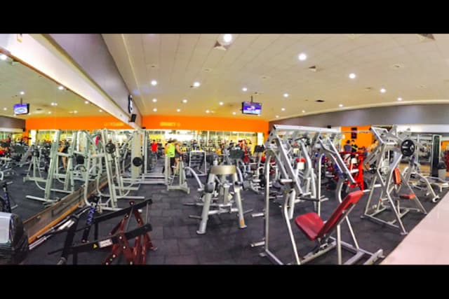 باشگاه بدنسازی انرژِی پلاس 	